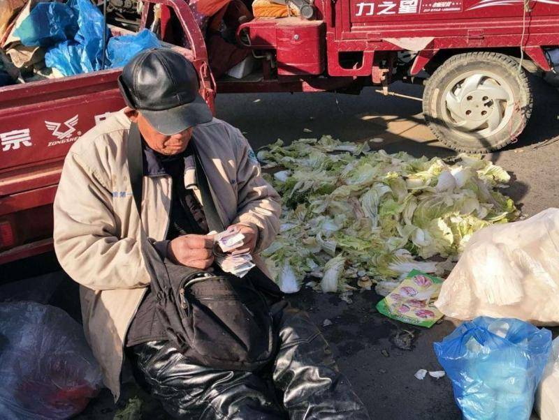 人口只有3亿的美国为何每年比中国多消费1000亿？曹德旺看透了