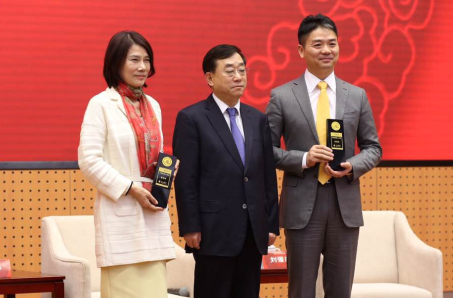 主持人问董明珠你账上有多少钱？铁娘子答完观众不淡定了
