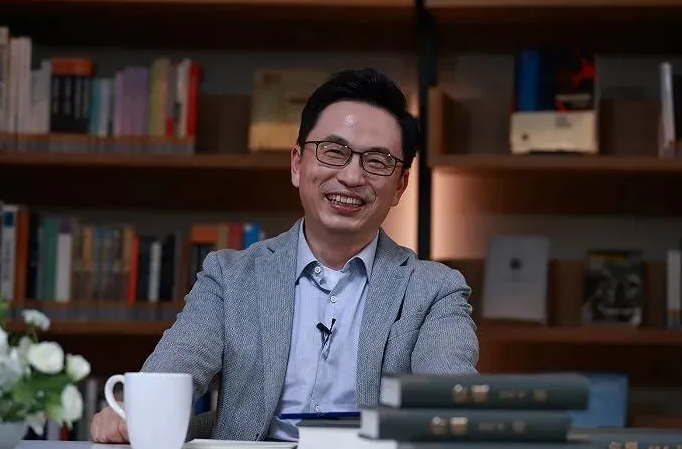 当年京东走投无路刘强东融资没人理师兄张磊领投3亿美元