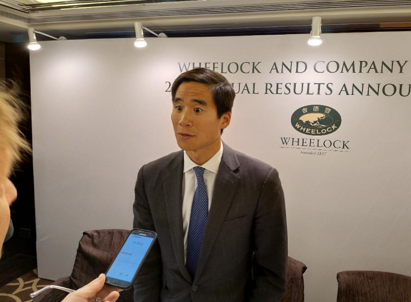 船王包玉刚外孙继承财产3000亿陪女友看电影却从不带保镖