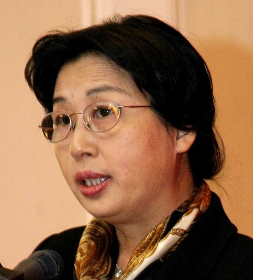骑二八自行车请来的华为女皇任正非盛赞孙亚芳幸亏有她