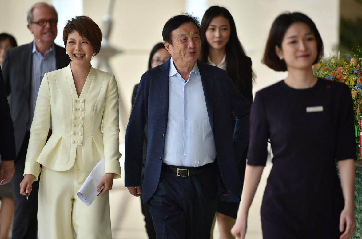 何庭波问任正非不考虑清华么？任正非反问人跑了你负责么？