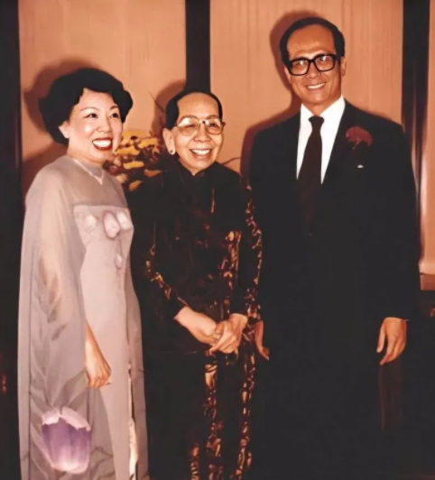 谁是李嘉诚成功的三大金刚？高人指点内人扶持贵人相助