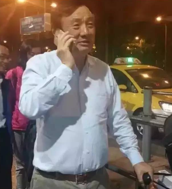 为拿下华为国际化首胜任正非致电李嘉诚香港业务得仰仗您