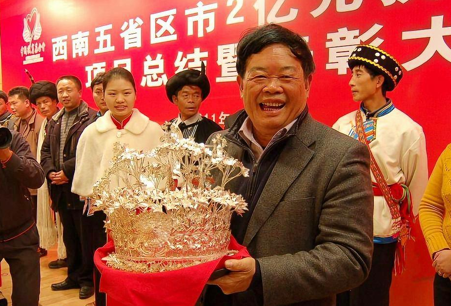 为何不做房地产？曹德旺对杨澜坦言投机取巧赚的钱终要还回去