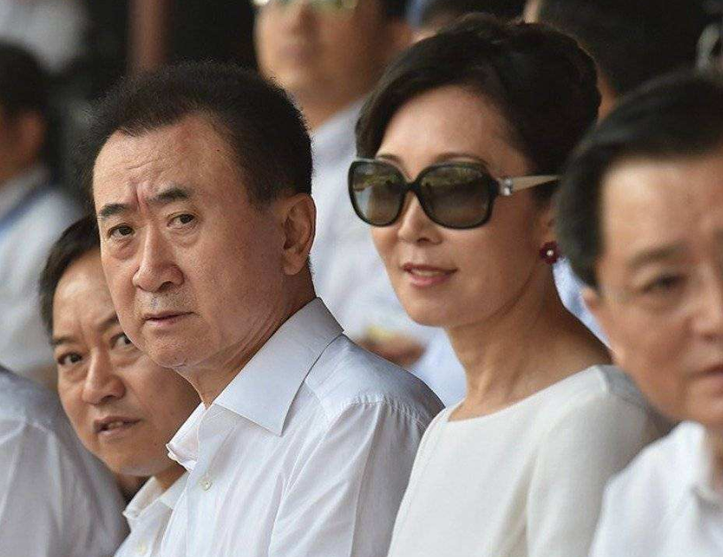 地产格局未来将有巨变？许家印还在苦守王健林却早已成功上岸