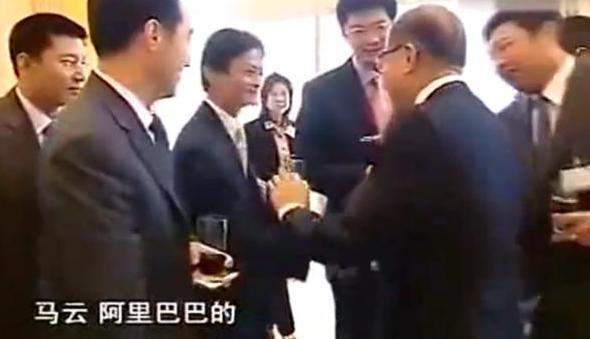 李嘉诚办公室24字对联40年不曾换马云受益匪浅出自左宗棠