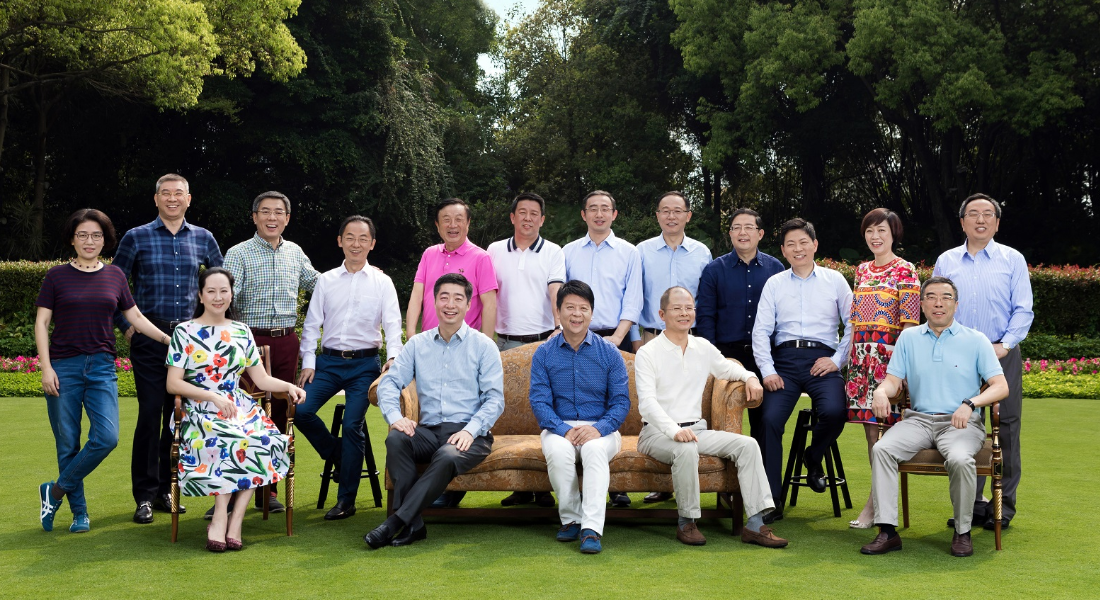 被美的反超接班人迟迟未定年近70的董明珠哪里不如任正非？