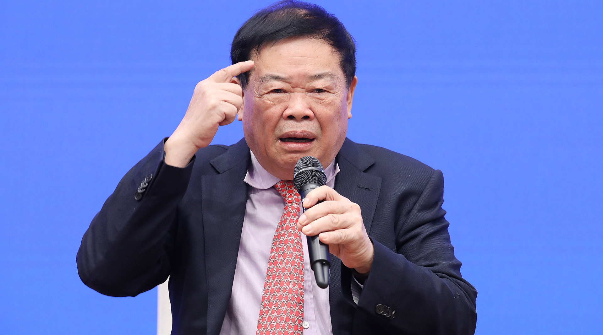 监管限制中烟入场靠电子烟起家的80后女首富还能继续造富么