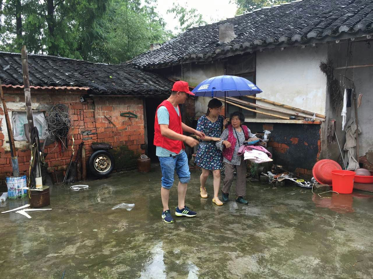 捐款260亿为何不通过红十字会？曹德旺坦言公开财务我也捐