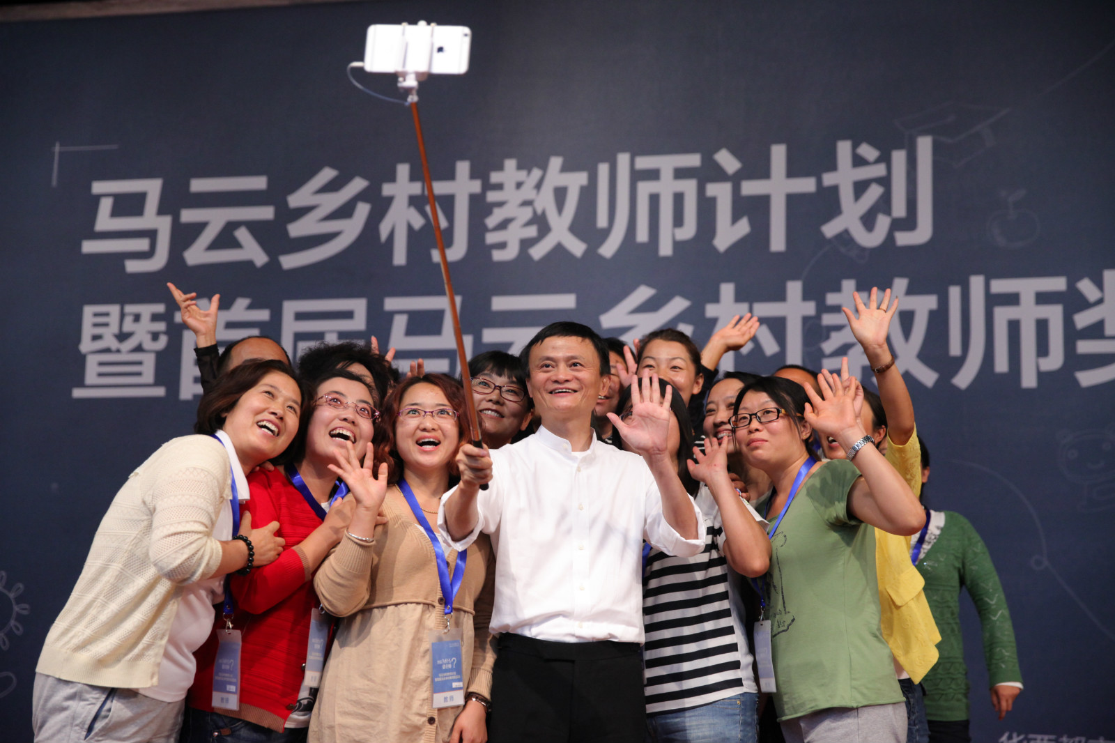 捐款260亿为何不通过红十字会？曹德旺坦言公开财务我也捐