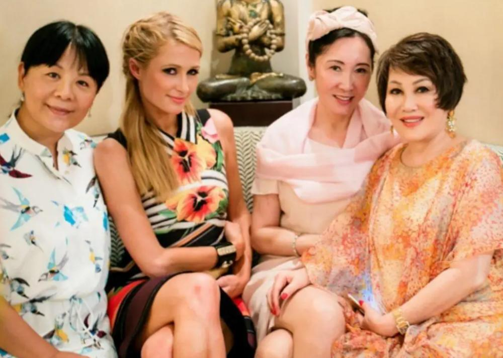 为何许家印比不过王健林？看老婆就知道谁在危难时刻帮老公解围