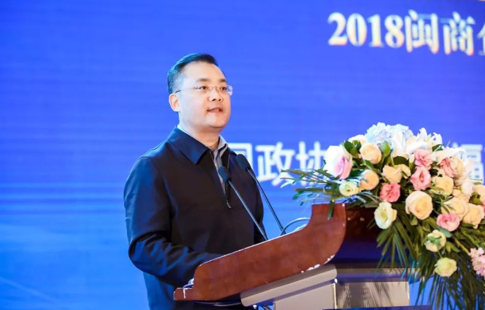 北大教授曹晖该接班了吧？曹德旺摆摆手不行地头蛇太多