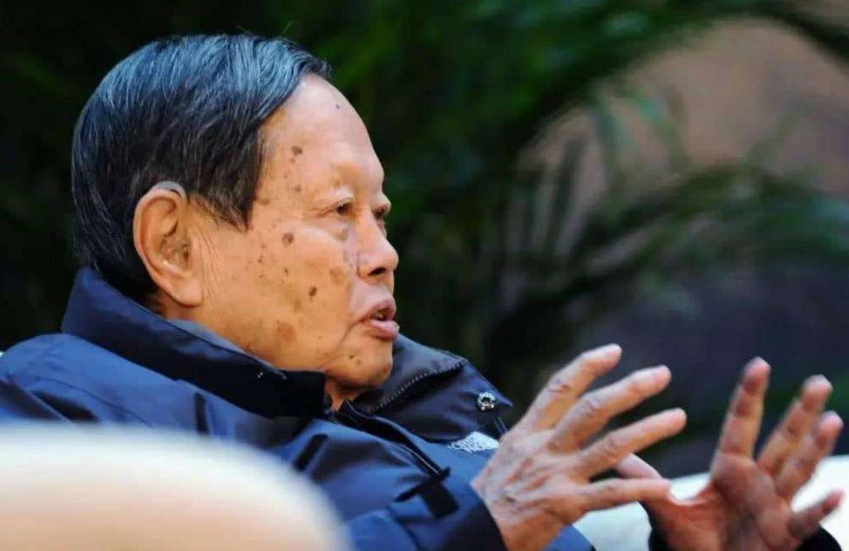 1965年已有国产光刻机为啥现在仍进口？杨振宁一语中的窝里斗