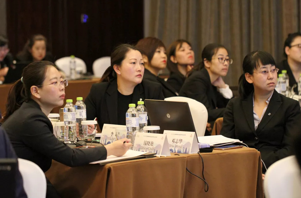 王健林开会为何没人敢睡觉？万达高管抱怨都站着怎么睡？