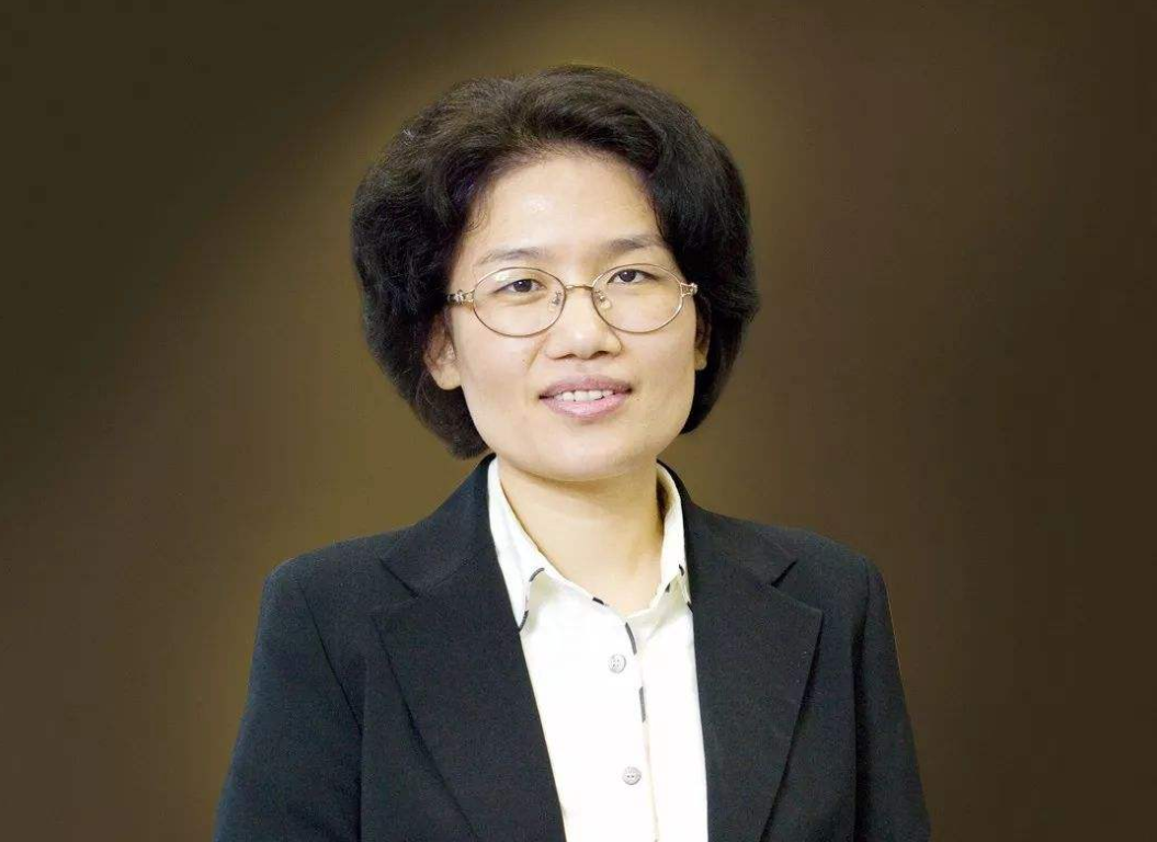 媒体夸华为很神秘很伟大！任正非名不副实低调是因为害怕