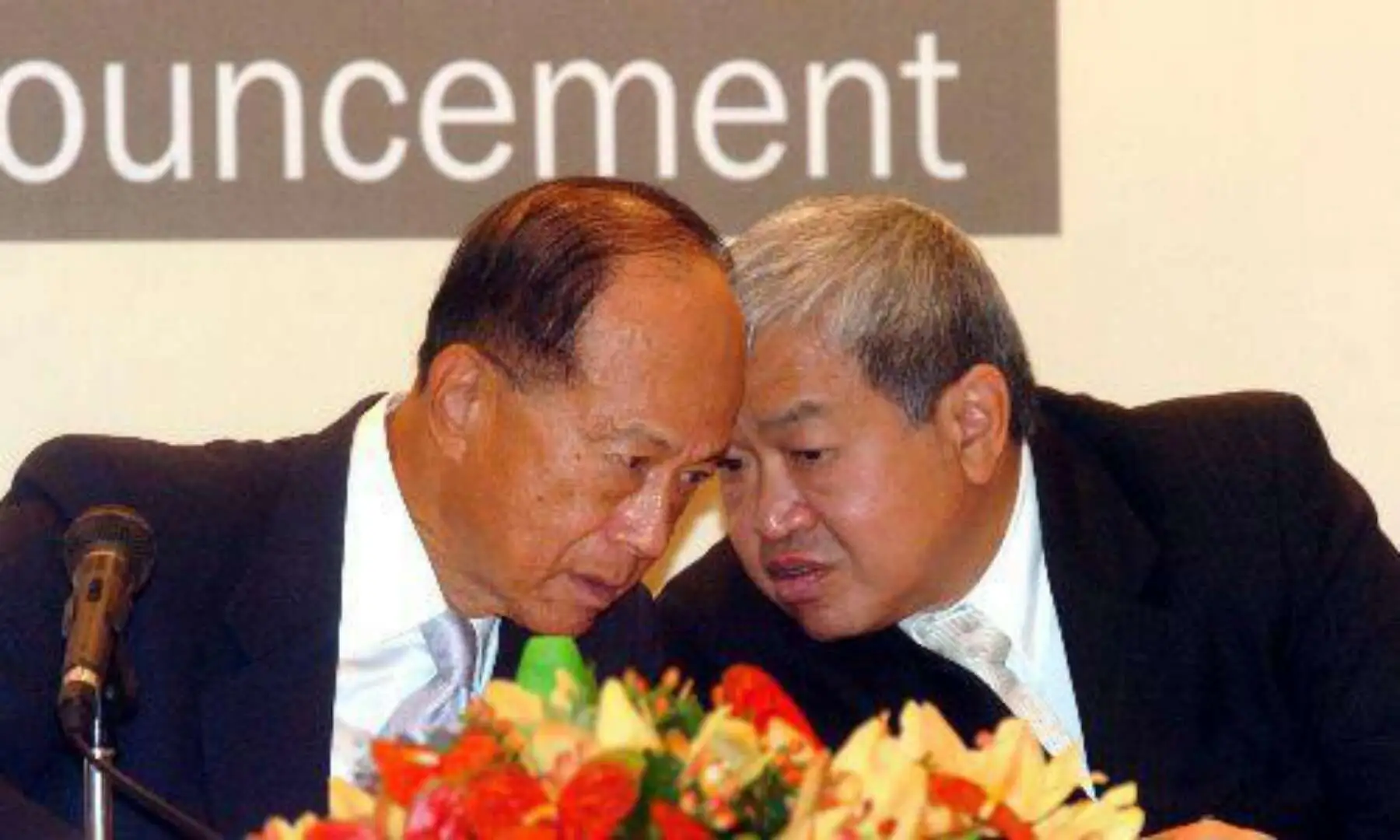 筹建港珠澳大桥捐510亿给国家的胡应湘因何事得罪了李嘉诚？