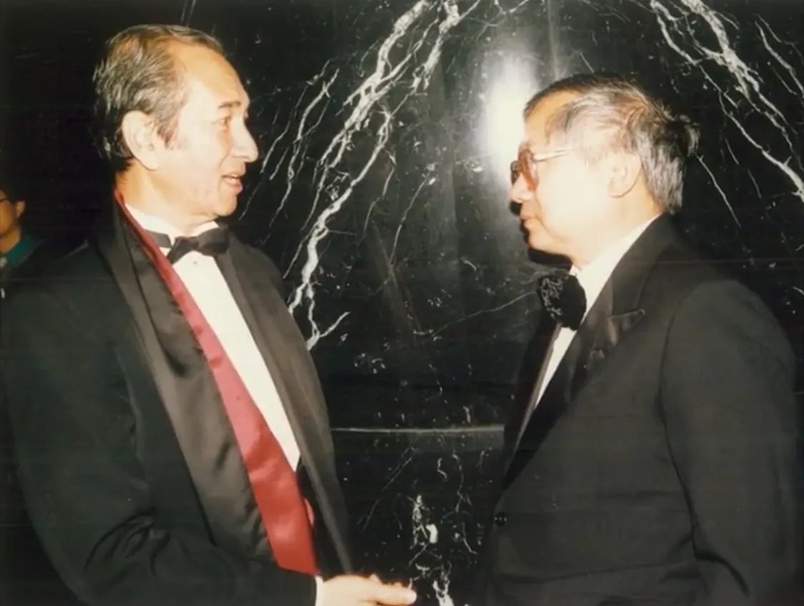 筹建港珠澳大桥捐510亿给国家的胡应湘因何事得罪了李嘉诚？
