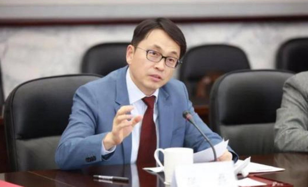 密会董明珠豪掷400亿今格力股价腰斩张磊还不舍得卖