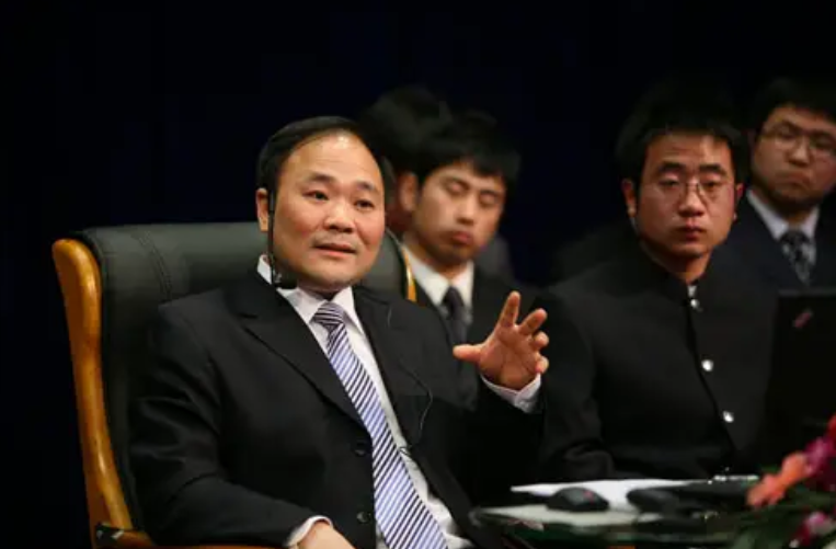 半年销量暴涨153倍力帆起死回生了？重庆首富得谢谢李书福