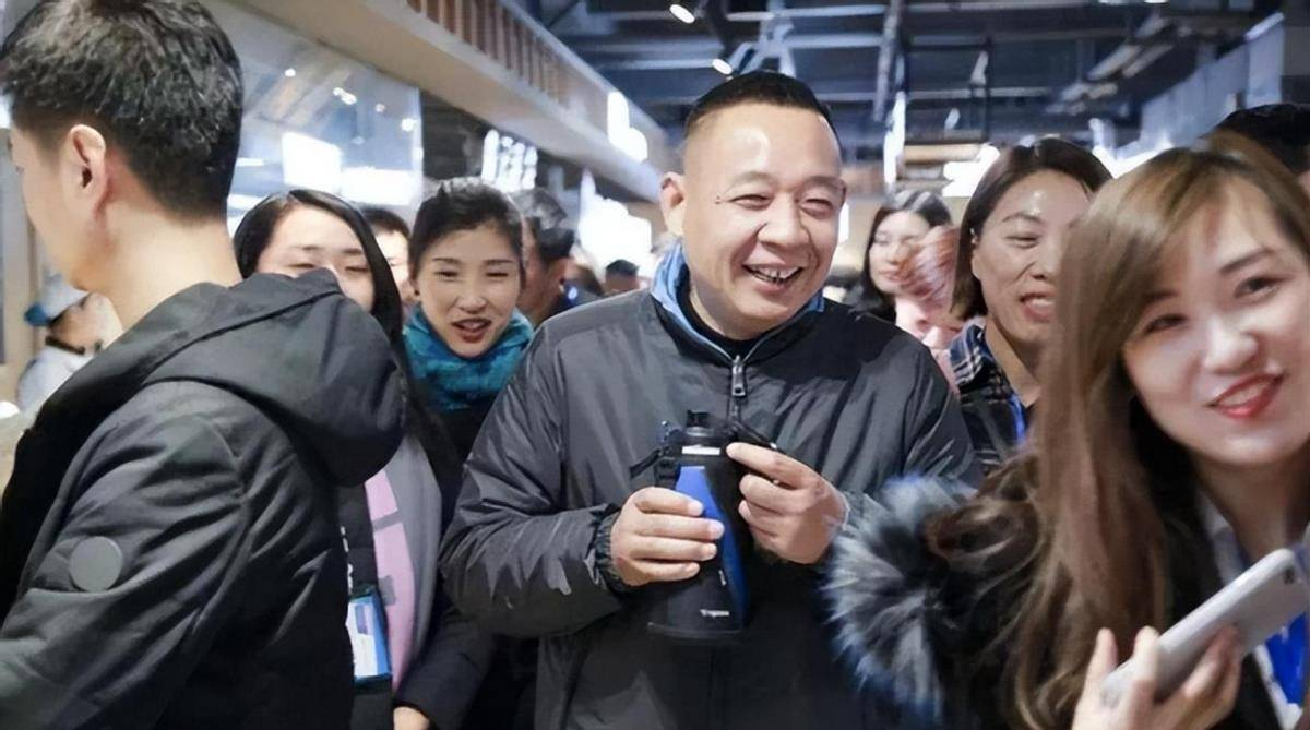 初中毕业年入70亿马云刘强东慕名求教于胖子舍得给钱