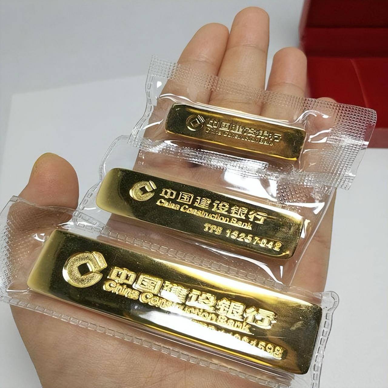 说好的银行出售的金条可以回收为什么现在却要推三阻四？