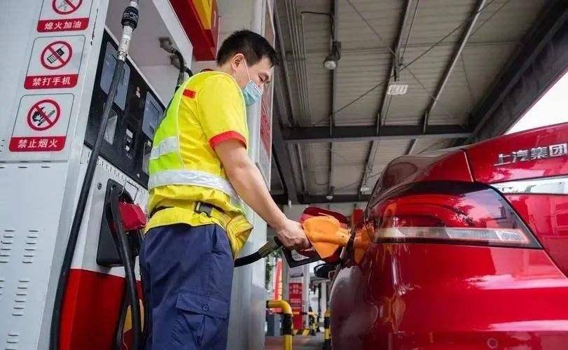 为什么私人加油站不但便宜还能免费洗车？内部员工说出实情