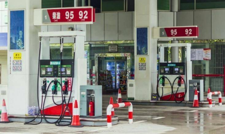 为什么私人加油站不但便宜还能免费洗车？内部员工说出实情