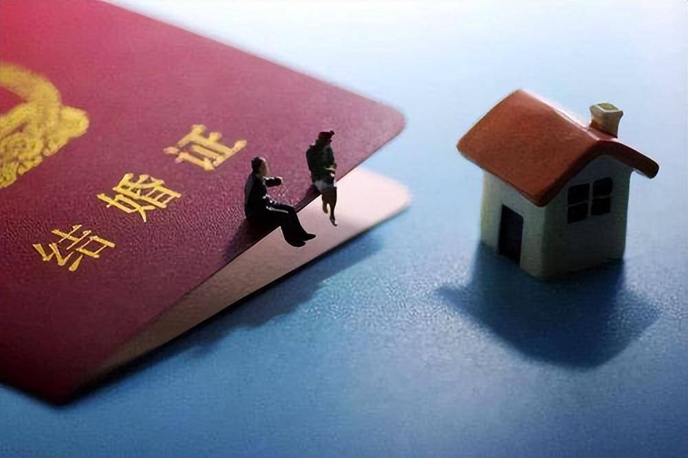房产证上别轻易写夫妻俩的名字以前不明白为啥现在知道也不晚