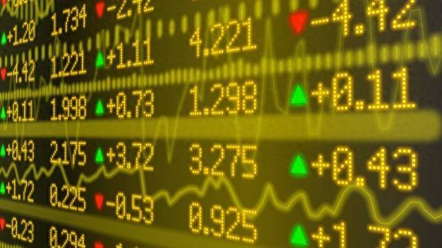 如何对量化交易数据进行特征归一化？有哪些优点？