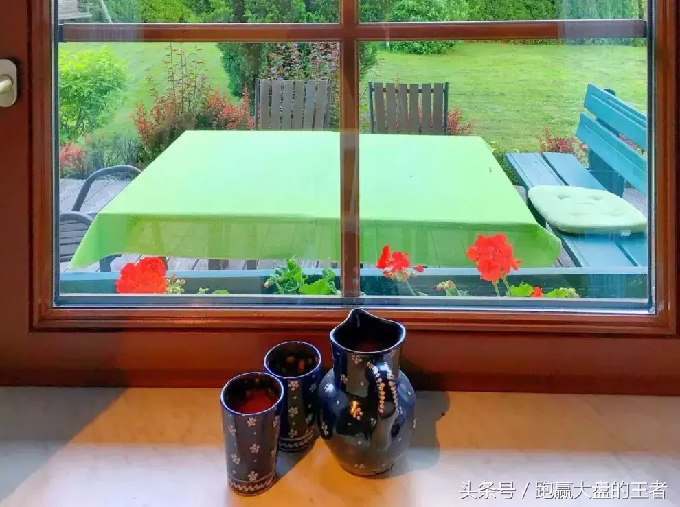 中国股市忍着不涨憋大招启动超级牛市！