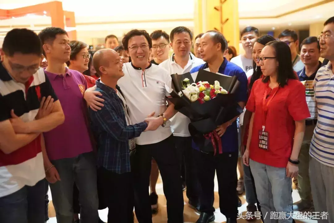 收评暴跌为何?揭秘惊悚杀跌背后阴谋!