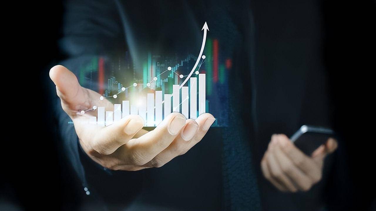 短线和长线投资的不同策略。短线注重进场价位长线注重趋势